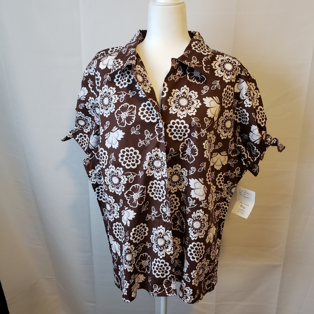 Quigg Woman Stretch Brown &White Flower Shirt